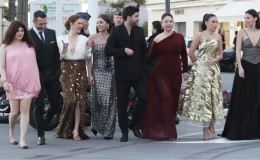 Kızılcık Şerbeti ekibi Cannes’da! Feyza Civelek’in kombini alay konusu oldu