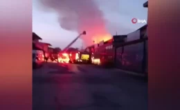 Bursa’da 2 katlı mobilya imalathanesinde yangın çıktı