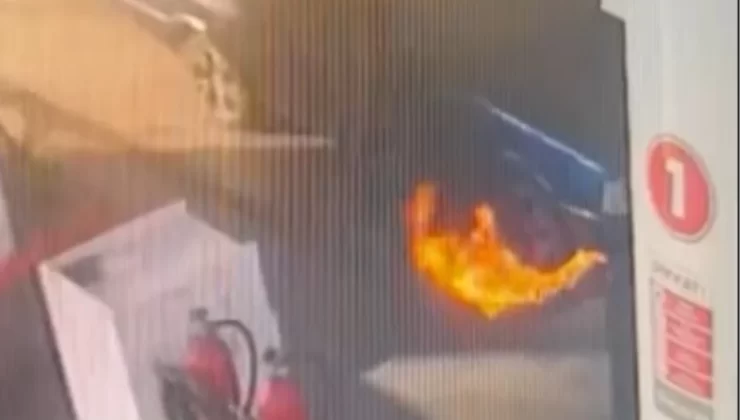 Mersin’de Akaryakıt İstasyonunda Otomobil Yangını