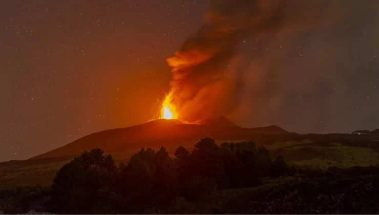 Avrupa’nın göbeğindeki iki yanardağ faaliyete geçti, "kırmızı alarm" ilan edildi