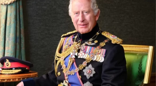 Buckingham Sarayı, kanserle mücadele eden Kral Charles’ın yeni portresini yayınladı