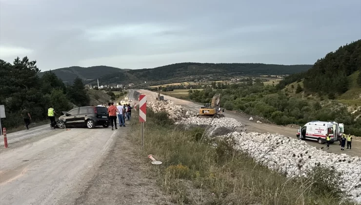 Kastamonu’da Otomobil Çarpışması: 2’si Çocuk 9 Kişi Yaralandı