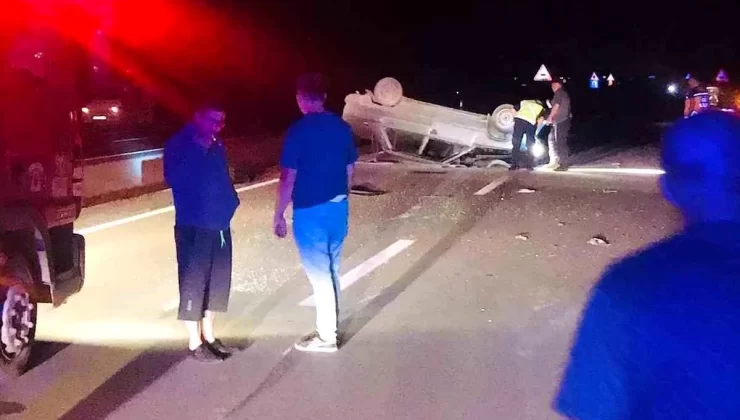 Afyonkarahisar’da otomobil kaza yaptı, 2 kişi yaralandı