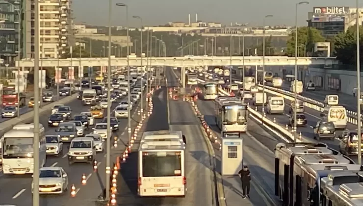 9 EYLÜL PAZARTESİ TRAFİK DURUMU İstanbul’da trafik var mı? İstanbul’da trafik yoğunluğu yüzde kaç, hangi yollar kapalı? Son gelişmeler…