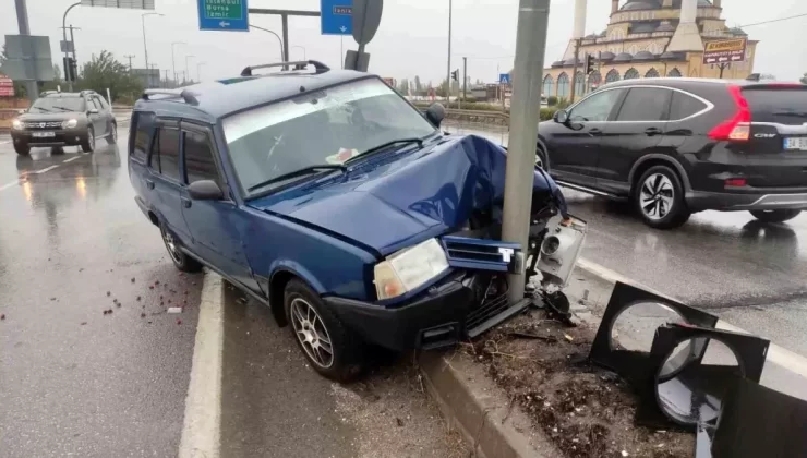 Bursa’da Yağmur Sebebiyle Trafik Kazası: 1 Yaralı