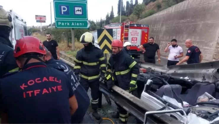 Kocaeli’de Otomobil Bariyerlere Saplandı: 1 Ölü, 2 Yaralı