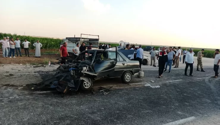 Mardin’de kafa kafaya çarpışan otomobillerde 5’i çocuk 9 kişi yaralandı