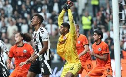 Beşiktaş, Frankfurt kalecisi Kaua Santos'u geçemedi!