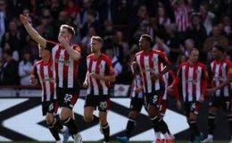 Brentford, ilk yarıda fişi çekti