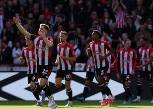 Brentford, ilk yarıda fişi çekti